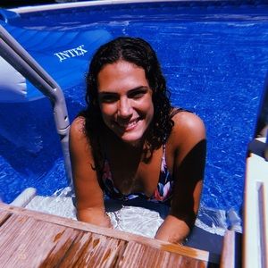 Meet your Posher, Becca